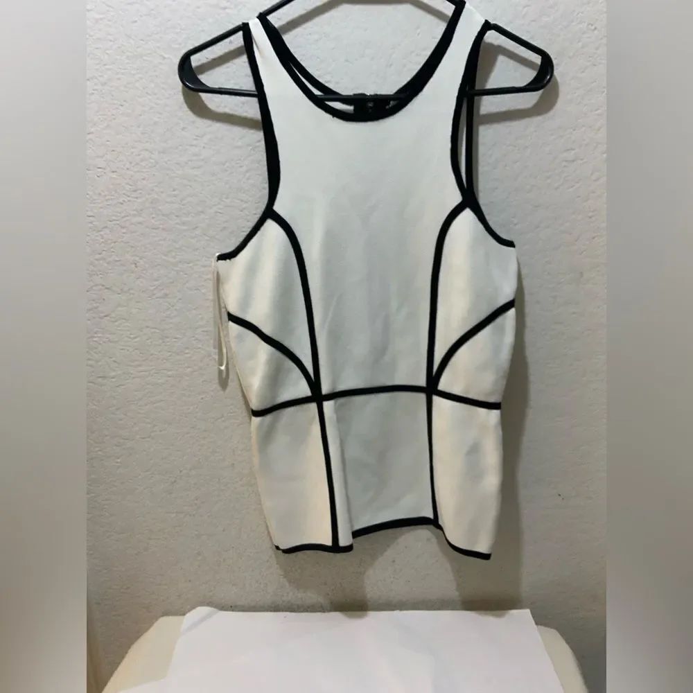 INTERMIX black white  Crew Neck Top
 Size: M